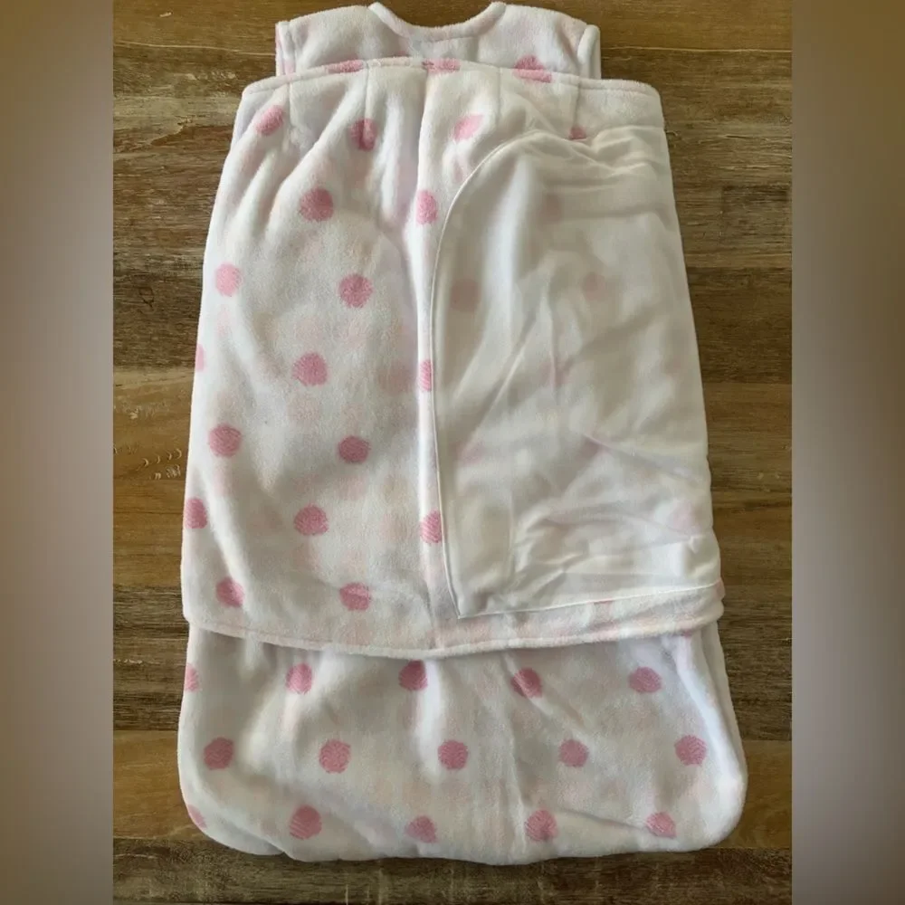 Halo SleepSack Swaddle in Microfleece, White with‎ Pink Dots, Size Newborn 0-3M